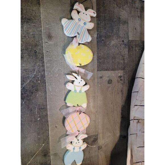 Wooden Easter egg bunny rabbits Decor sign - Picture 1 of 5